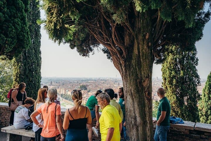 Verona e-bike tour: city center and panoramic views