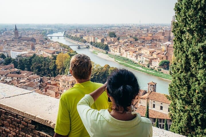 Verona e-bike tour: city center and panoramic views
