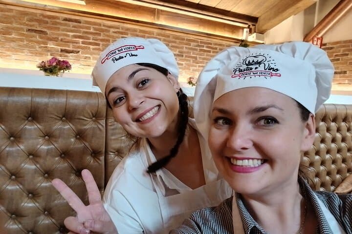 Traditional Cooking Class with Wine Pairing in Rome