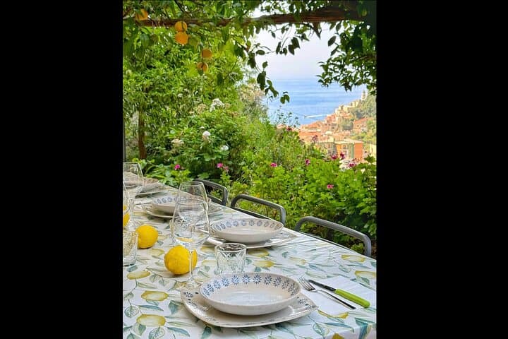 Authentic Amalfi Lemon Tour & Tasting in the Historical Garden