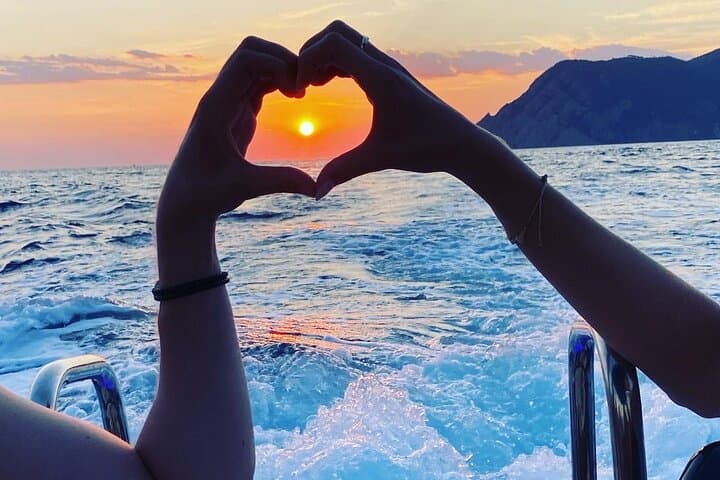Small Group Cinque Terre Sunset Boat Tour with Prosecco and Swim