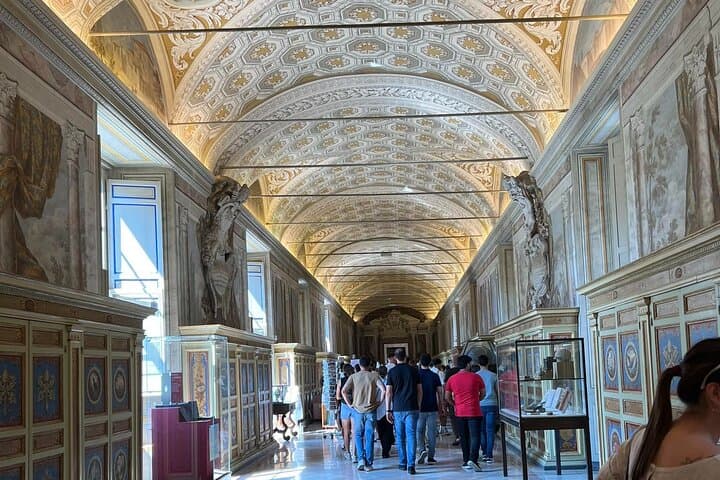 Vatican Museum & Sistine Chapel guided tour Optional Basilica.