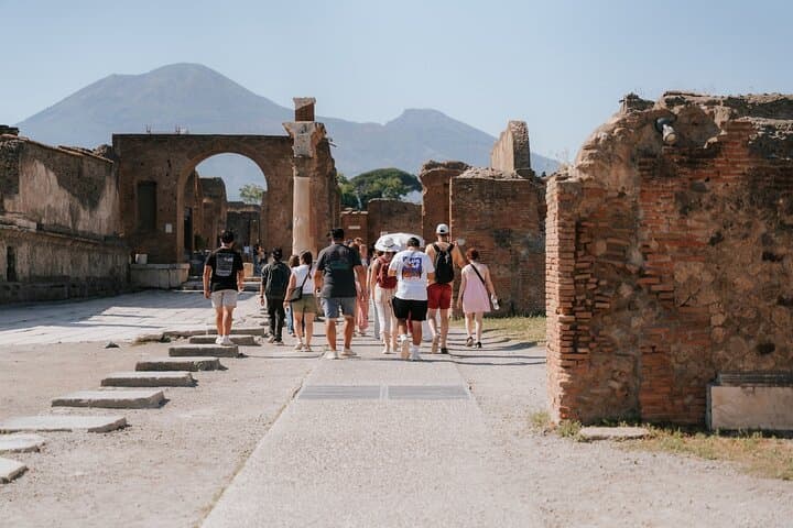Pompeii Tour & Amalfi Coast Day Trip from Rome