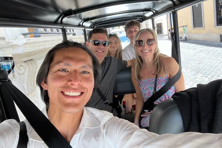 Rome in Golf Cart 4 hours Private Tour with Pickup from hotel