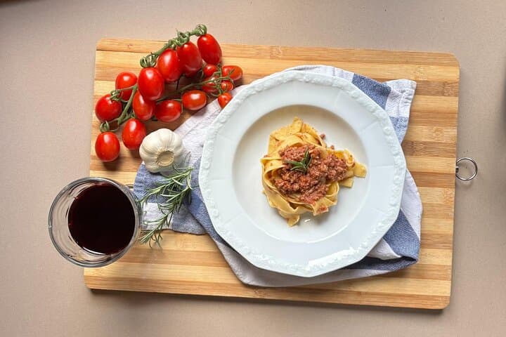 Cortona Cooking Class: Make Fresh Pasta or Pizza with Giada