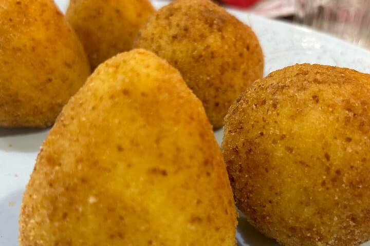 Cooking class on Arancine in Agrigento