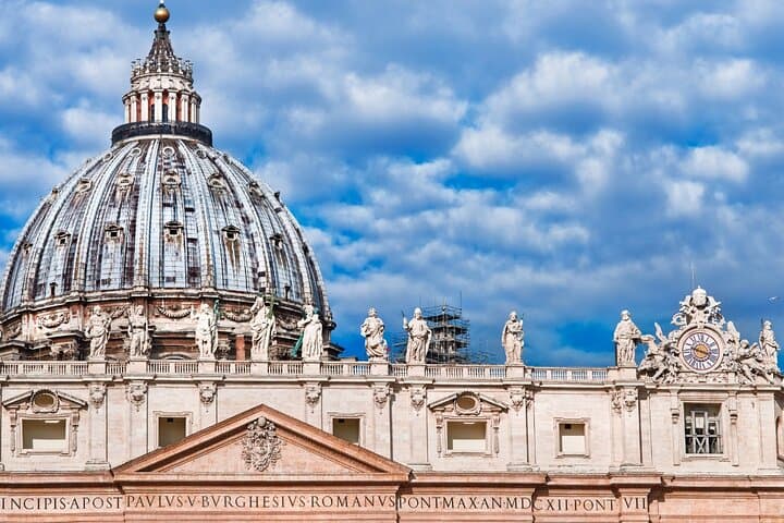 Rome: Guided Tour of St. Peter's Dome Climb, Basilica & Vatacombs