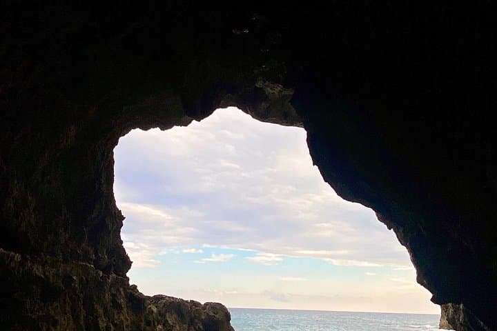 Private Tour 4 Hours Ortigia, Caves, Protected Area and Bath Stops