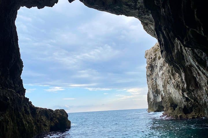 Private Tour 4 Hours Ortigia, Caves, Protected Area and Bath Stops