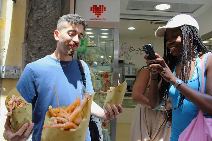 Naples Street Food tour with 6 gastronomic stops and pizza