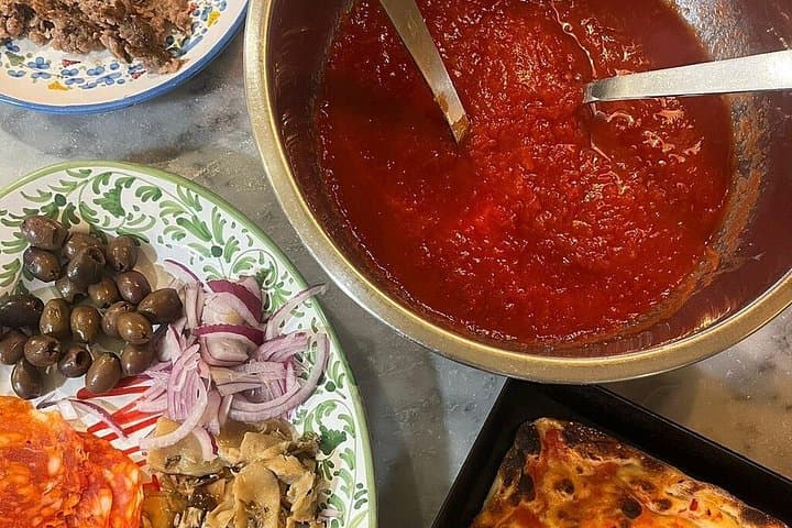 Arezzo Hands-On Pizza Class: From Dough to Dessert and Wine