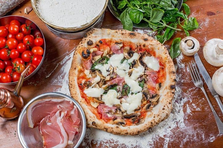 Arezzo Hands-On Pizza Class: From Dough to Dessert and Wine