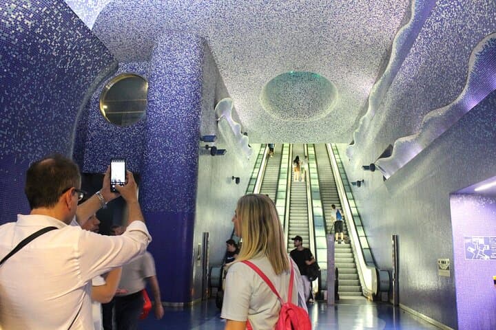 Taking pictures in the most beautiful station in Europe: Toledo.