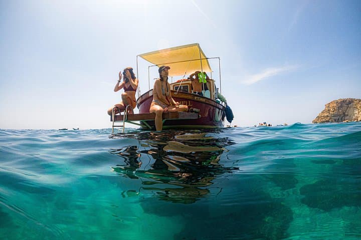 Cagliari : Boat Tour with Snorkeling!
