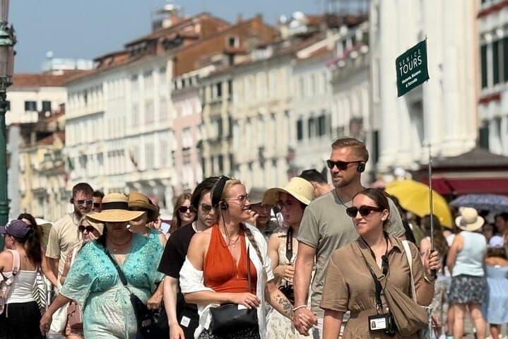 Venice Lagoon Islands: Murano & Burano Guided Tour