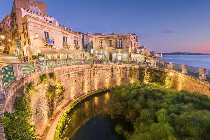 Tour of Siracusa, Ortigia, and Noto from Taormina.
