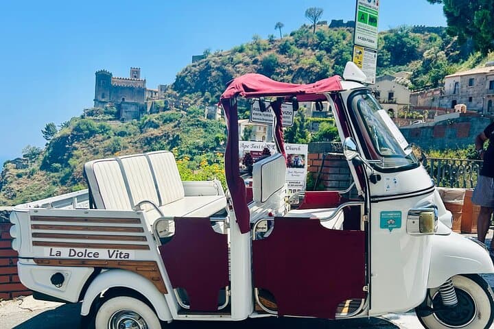 APECAR LA DOLCE VITA INCLUSA PER L'ANDATA ALLA CHIESA