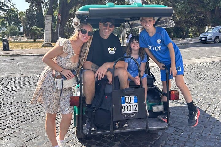 Rome Golf Cart Tour with Professional Photographer