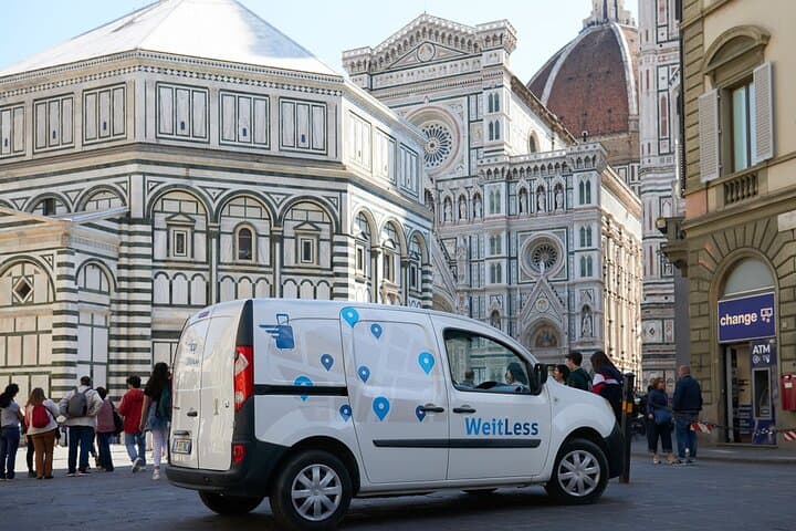 Baggage claim in Piazza del Duomo in Florence