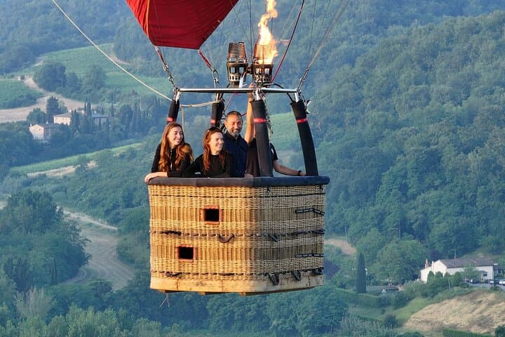 Experience the Magic of Tuscany from a Hot Air Balloon
