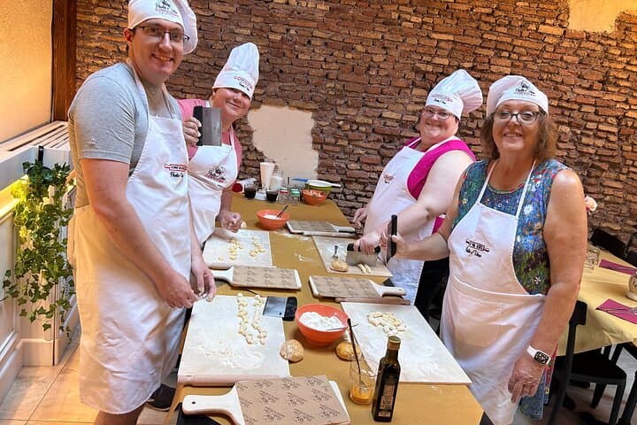 Milan culinary experience with high class wine tastings