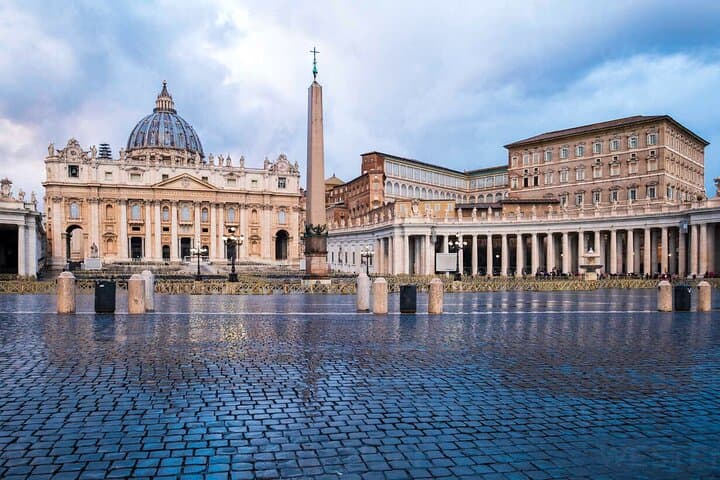 Rome: St. Peter's Basilica and Vatican Underground Tour