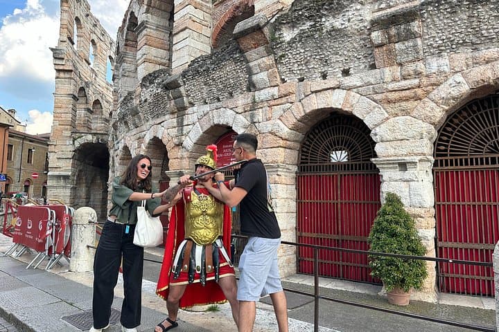 Verona Top Sights Guided Tour of the City's Must-See Highlights
