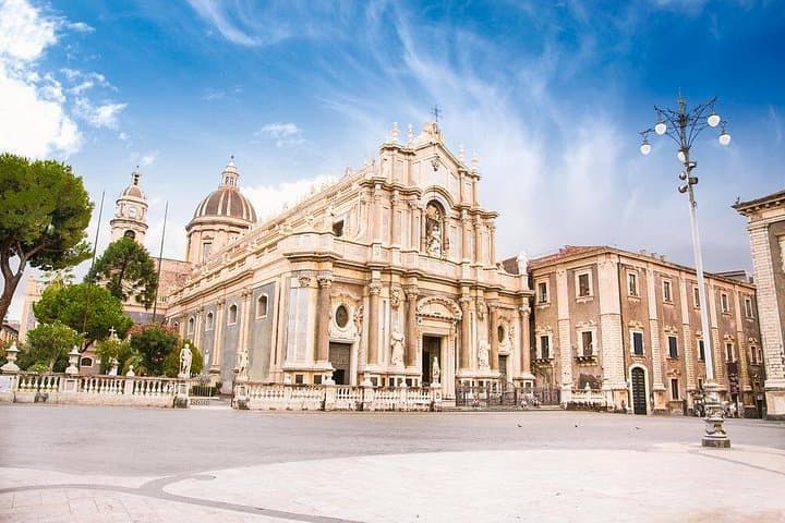 Catania: Private Half-Day Tour of City Highlights & Coast