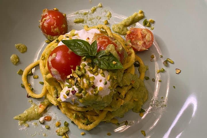 Vegan cooking class in a magical setting