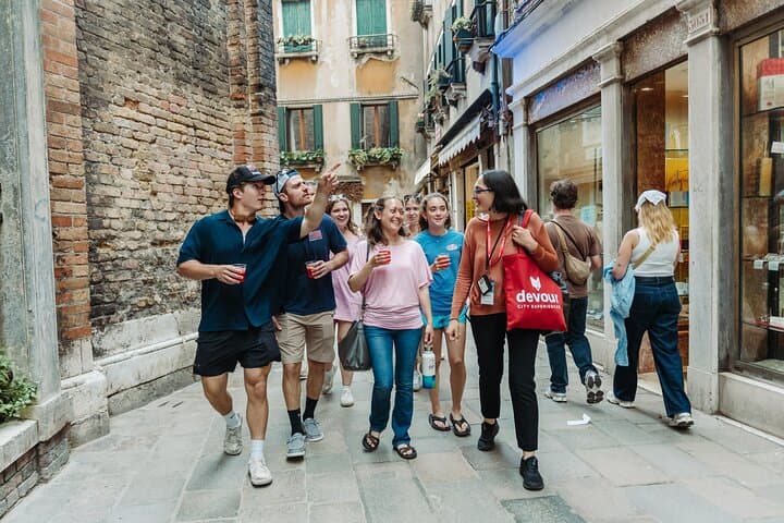 Venice Food Tour: Sunset Cicchetti & Wine Tasting