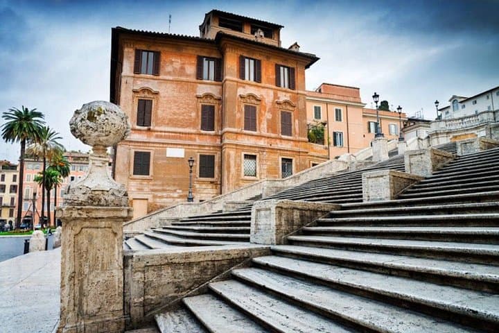 Rome at Sunrise Walking Tour: Pantheon Trevi Fountain & Breakfast