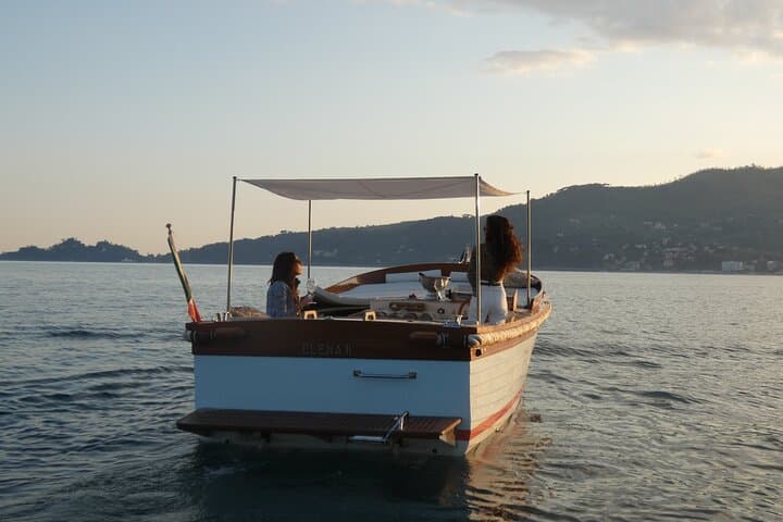 Private Sunset Boat Tour with Aperitif in Portofino 1.5 hours