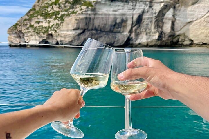 Unmissable sailing tour in the exclusive Devil's Saddle