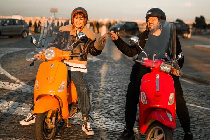 Rome: Private Vespa Tour and Professional Photoshoot