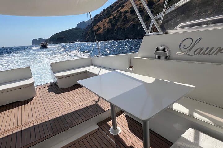 Private boat tour to Capri