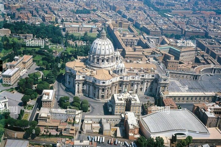 Rome: St. Peter's Basilica and Vatican Underground Tour