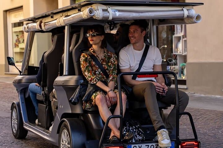 Panoramic Golf Cart Tour with Pick-Up & Rooftop Reservation