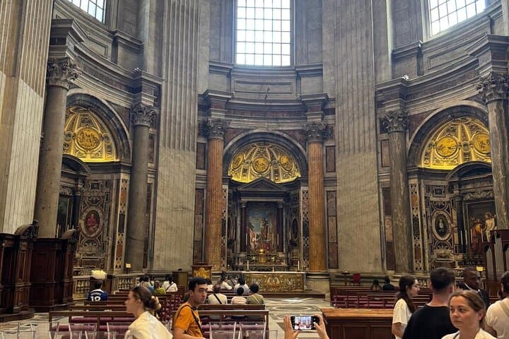 Saint Peter’s Basilica & Grottes Tour with Dome Access