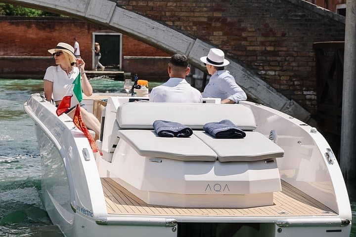 Venice: Explore Venice on Electric Boat