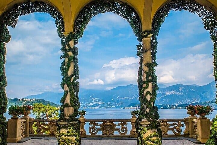 Lake Como and Bellagio Bliss Full Day Trip with Panoramic Cruise