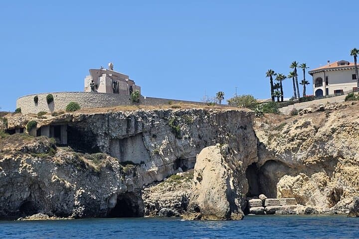 Snorkeling Tour of the Sea Caves of Ortigia