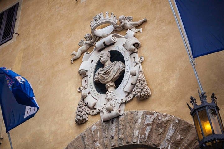 In the footsteps of the Medici in Florence with a Local