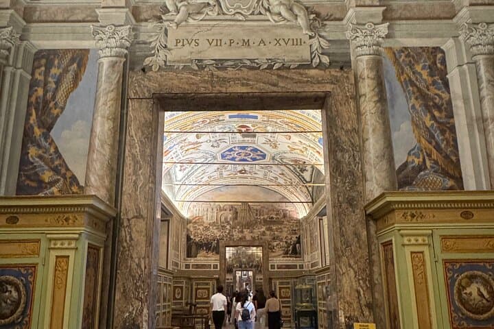 Vatican Museum's & Sistine Chapel No Line group Guided Tour