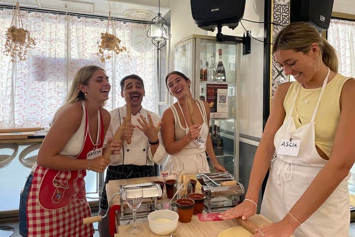 Florence : BEST Pasta Cooking Class :"SING & FUN" _NO BORING CLASS
