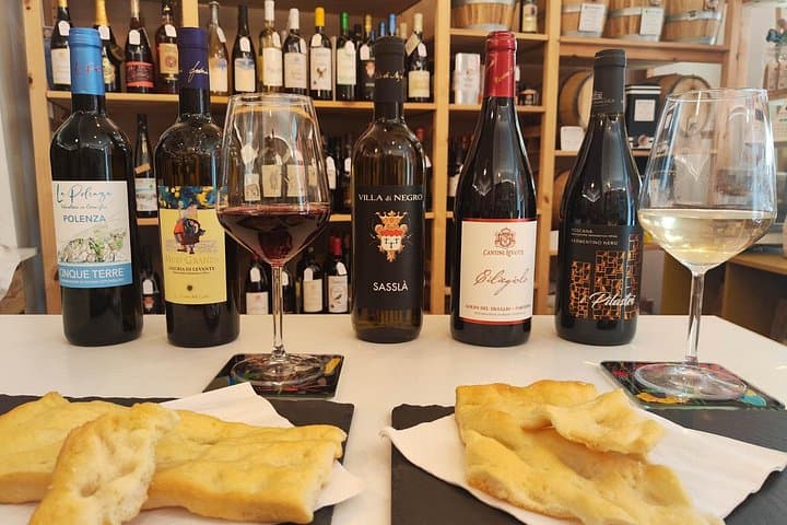Tasting lineup: Dry Vermentino, Fruity Vermentino, Ciliegiolo from Tigullio, Vermentino Nero, and a classic Cinque Terre white wine