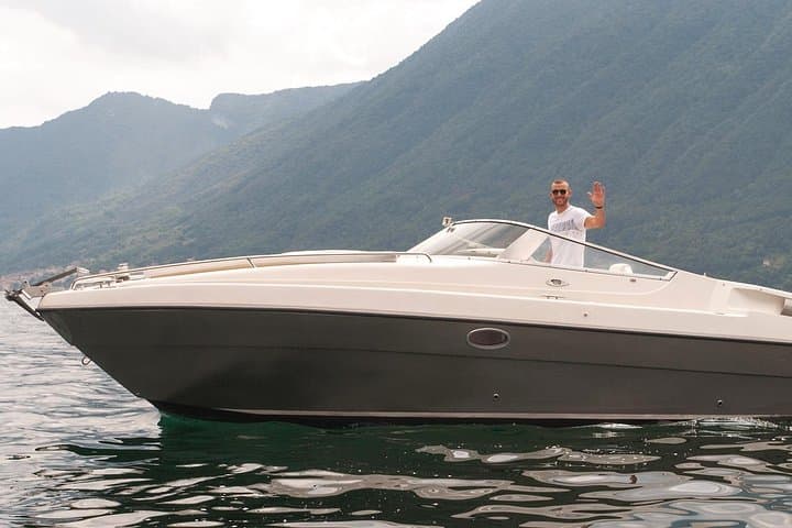 Private Tour Lake Como - 2h of Villas, Photos, Openwine & Swim