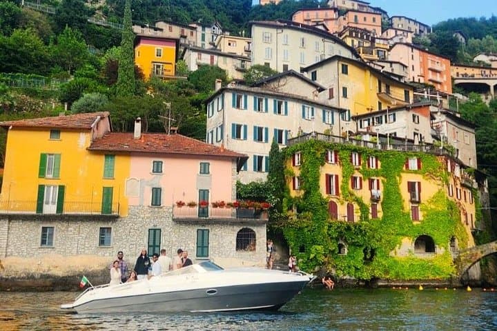 Private Tour Lake Como - 2h of Villas, Photos, Openwine & Swim