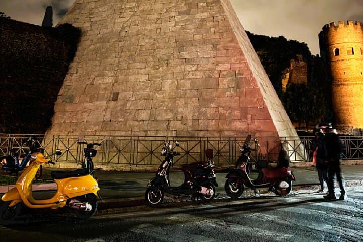 Rome Vespa Sunset & Night Tour: Landmarks & Hidden Gems