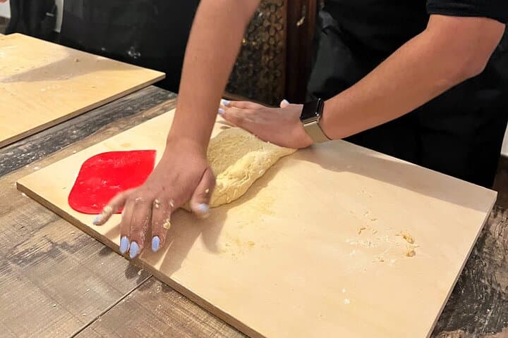 Fresh Pasta & Gelato Cooking Class in a Roman Home with Cristina