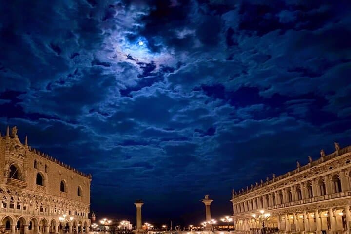 Venice: private night walking tour